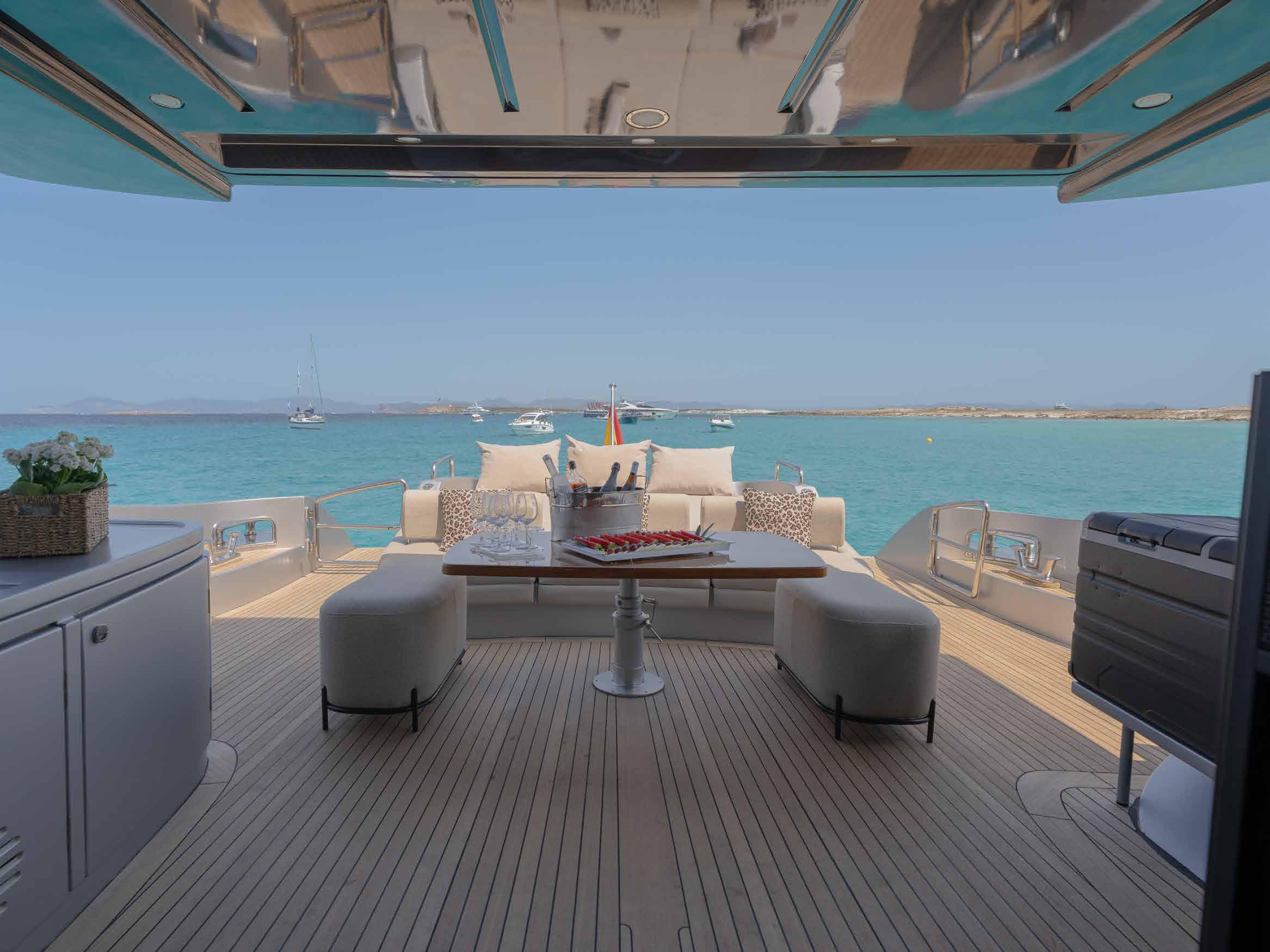 Azimut 86 photo 8